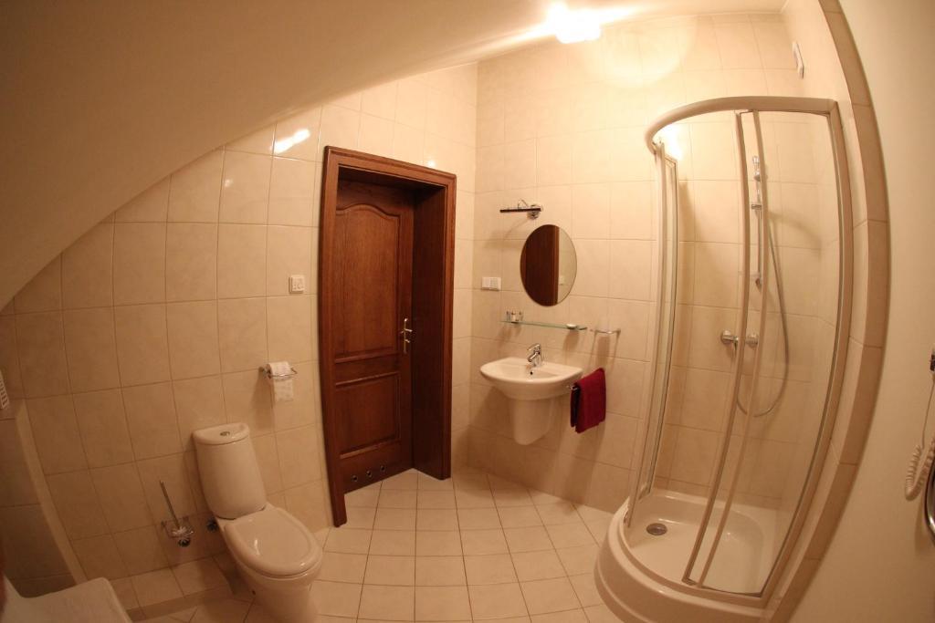 Hubertus Dwor Mysliwski Opole Cameră foto